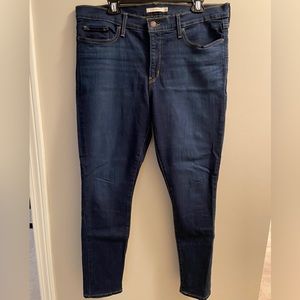 Levi’s skinny jeans